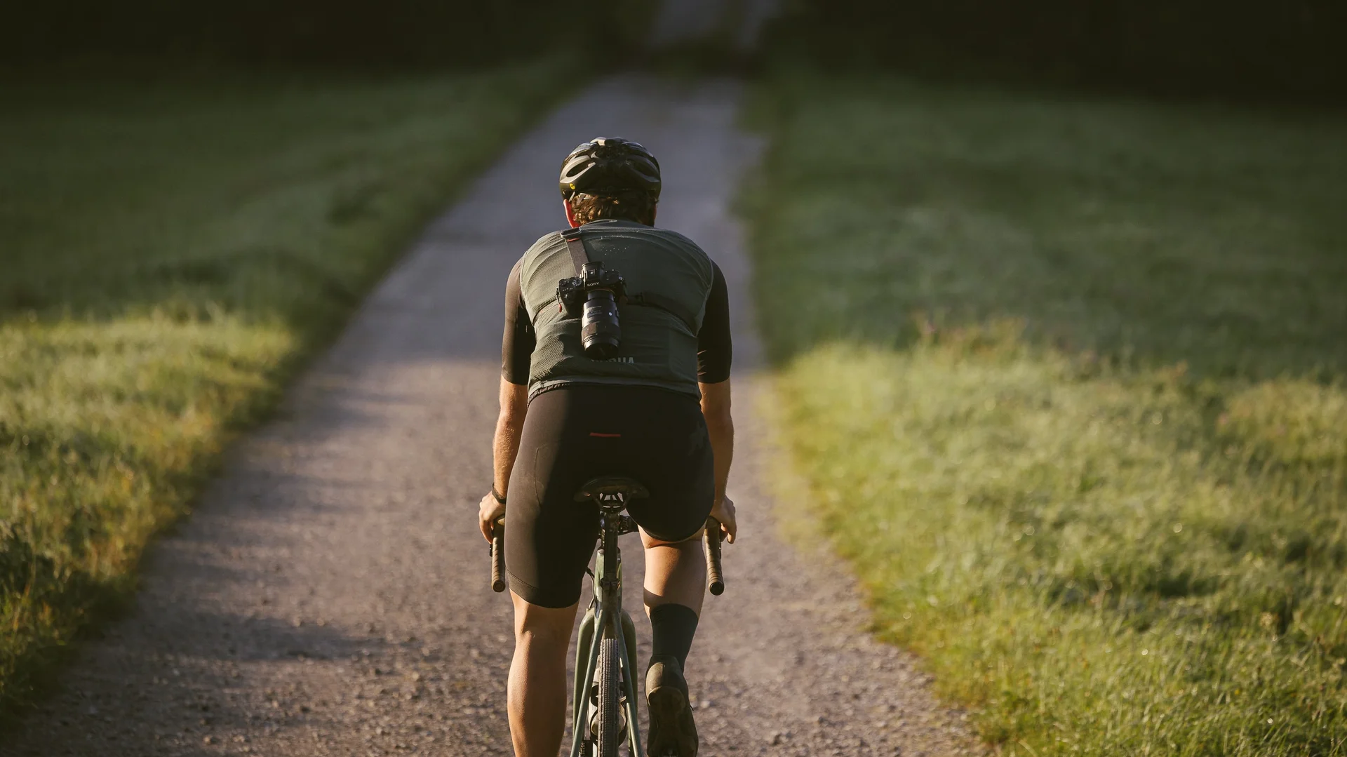 Biken auf dem Neusiedler See Radweg mit Übernachtung im NILS